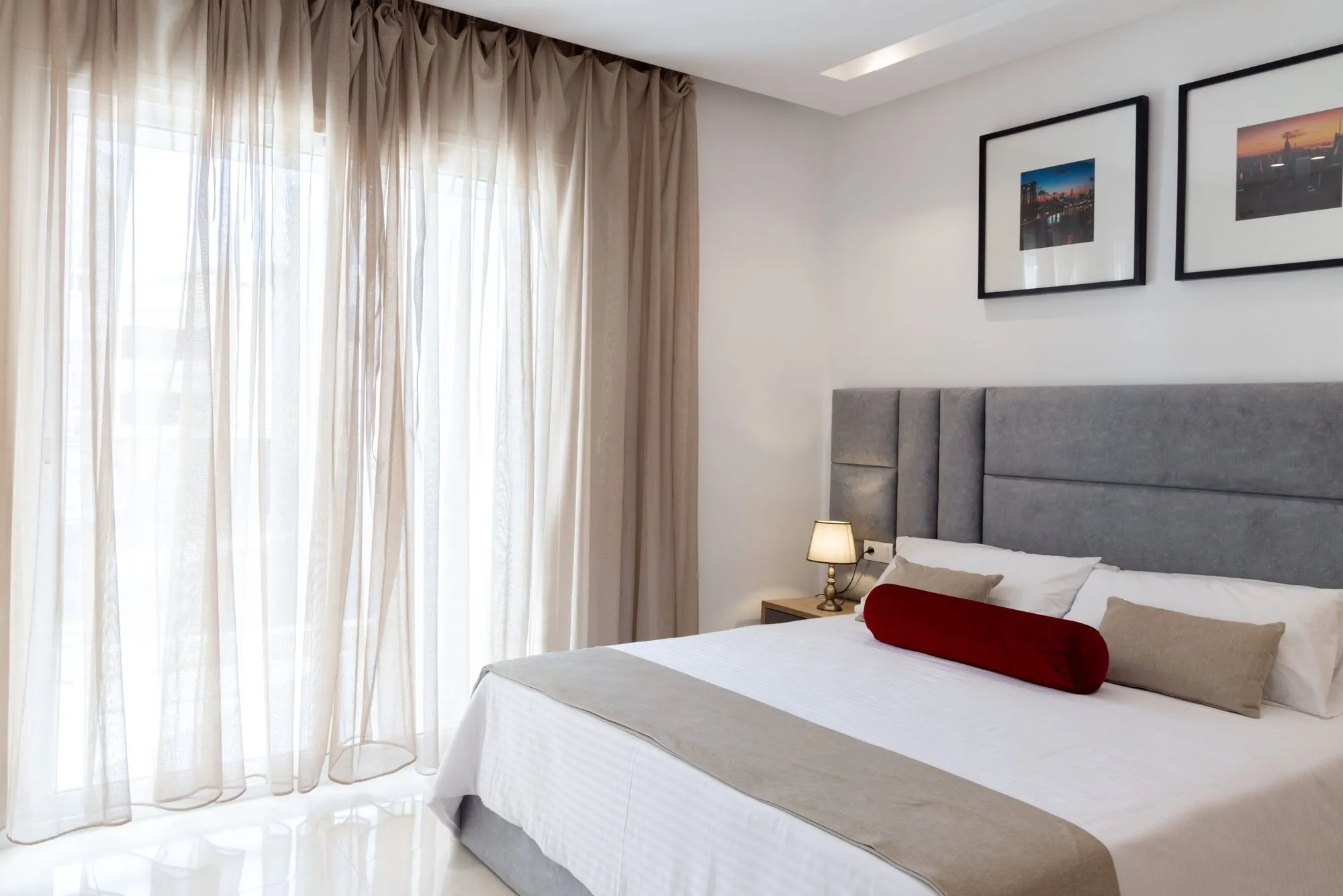 Slaapkamer van een appartement in Al Boustane